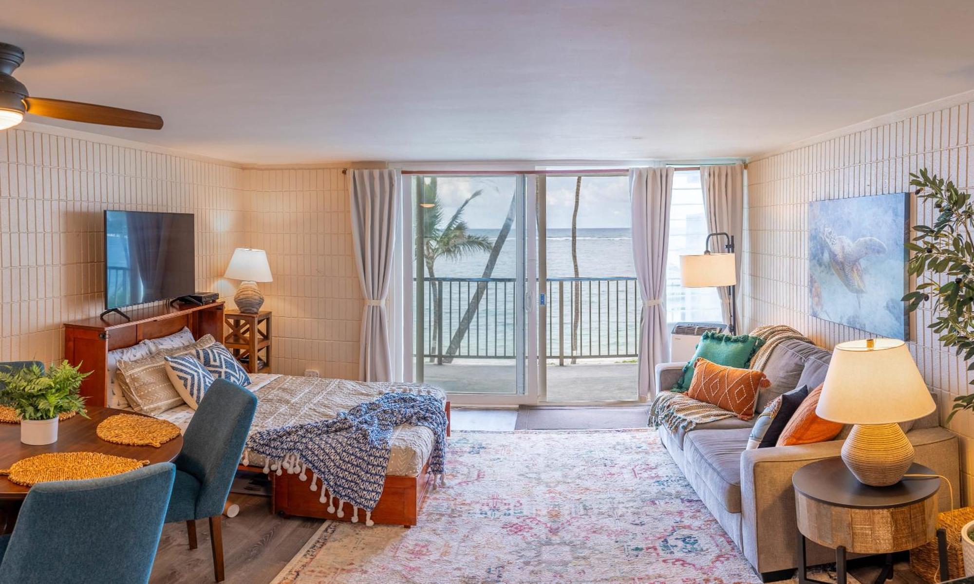 Pats At Punalu'U - Beachfront Condos Hau'ula Eksteriør billede